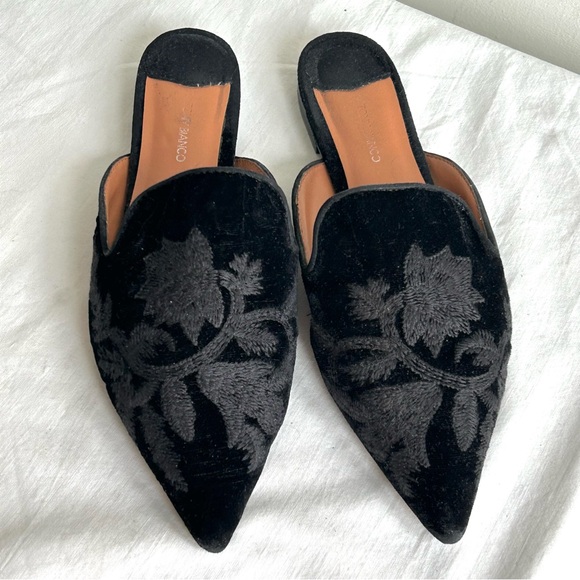 Tony Bianca Pepe Pointed Embroidered Black Velvet Flats Slides - Picture 1 of 13